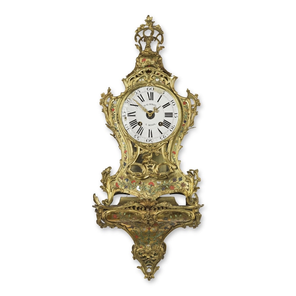 Cartel et sa console de forme violonée en placage de laiton du milieu du XVIIIe siècle...: Cartel et sa console de forme violonée en placage de laiton du milieu du XVIIIe siècle An impressive mid 18th century French quarter-repeating inlaid brass bracket clock and bracket Malardot