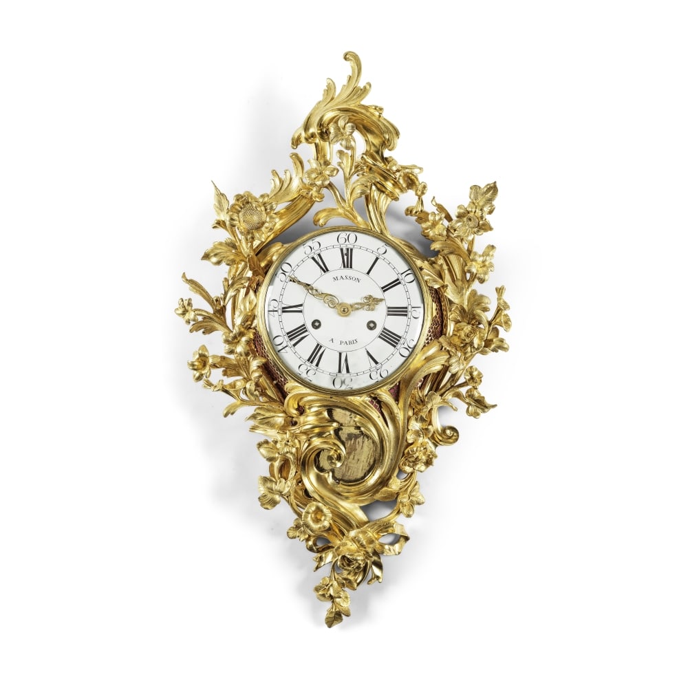 Important cartel d'applique en bronze redoré d'époque Louis XVAn important Louis XV st...: Important cartel d'applique en bronze redoré d'époque Louis XV An important Louis XV style gilt bronze cartel d'applique With rich asymmetrical decoration of agrafes and florets. White ename