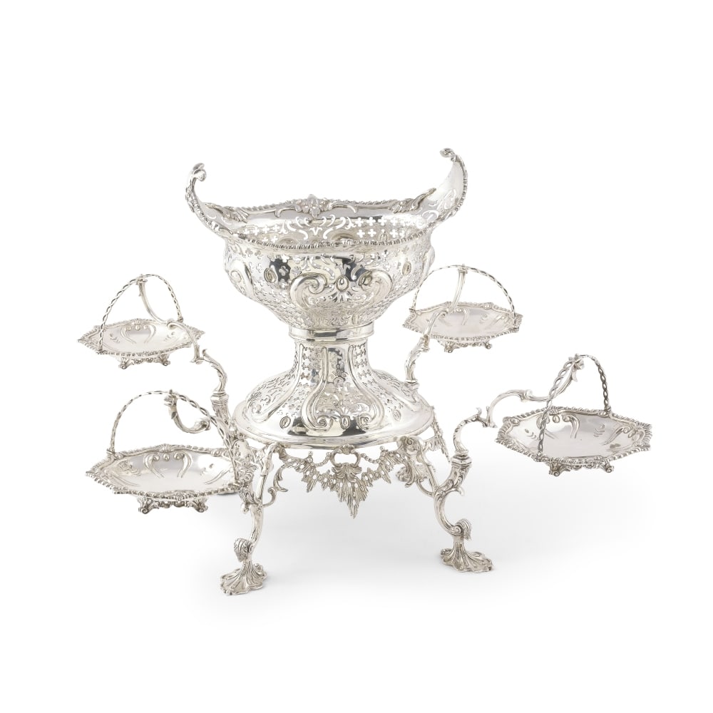 Epergne édouardienne en argent 800°/°°An Edwardian 800°/°° si...: Epergne édouardienne en argent 800°/°° An Edwardian 800°/°° silver epergne centrepiece Wakely and Wheeler, London 1910 With four branches holding circular baskets