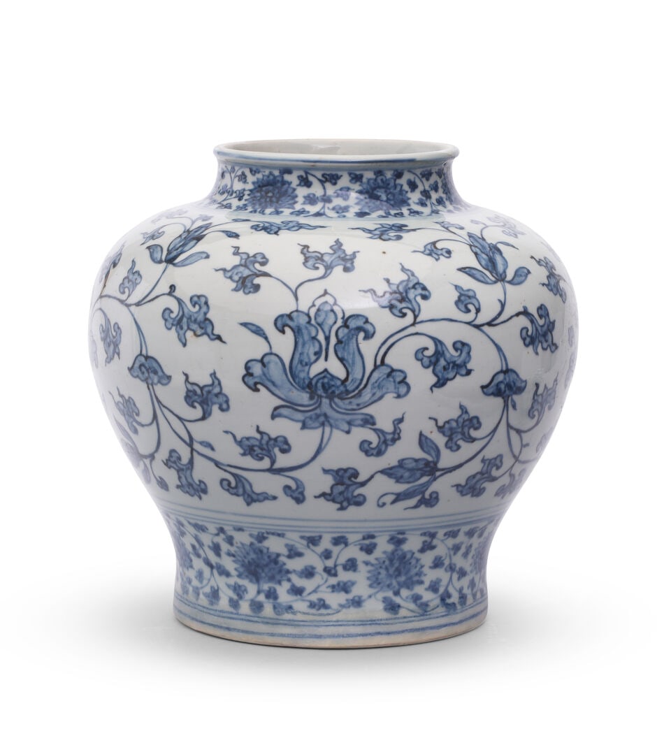 A BLUE AND WHITE 'LOTUS' JAR Hongzhi - 2