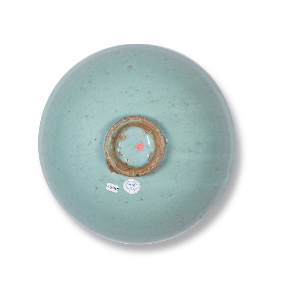 A LARGE JUNYAO BLUE-GLAZED BOWL Northern Song Dynasty - 2