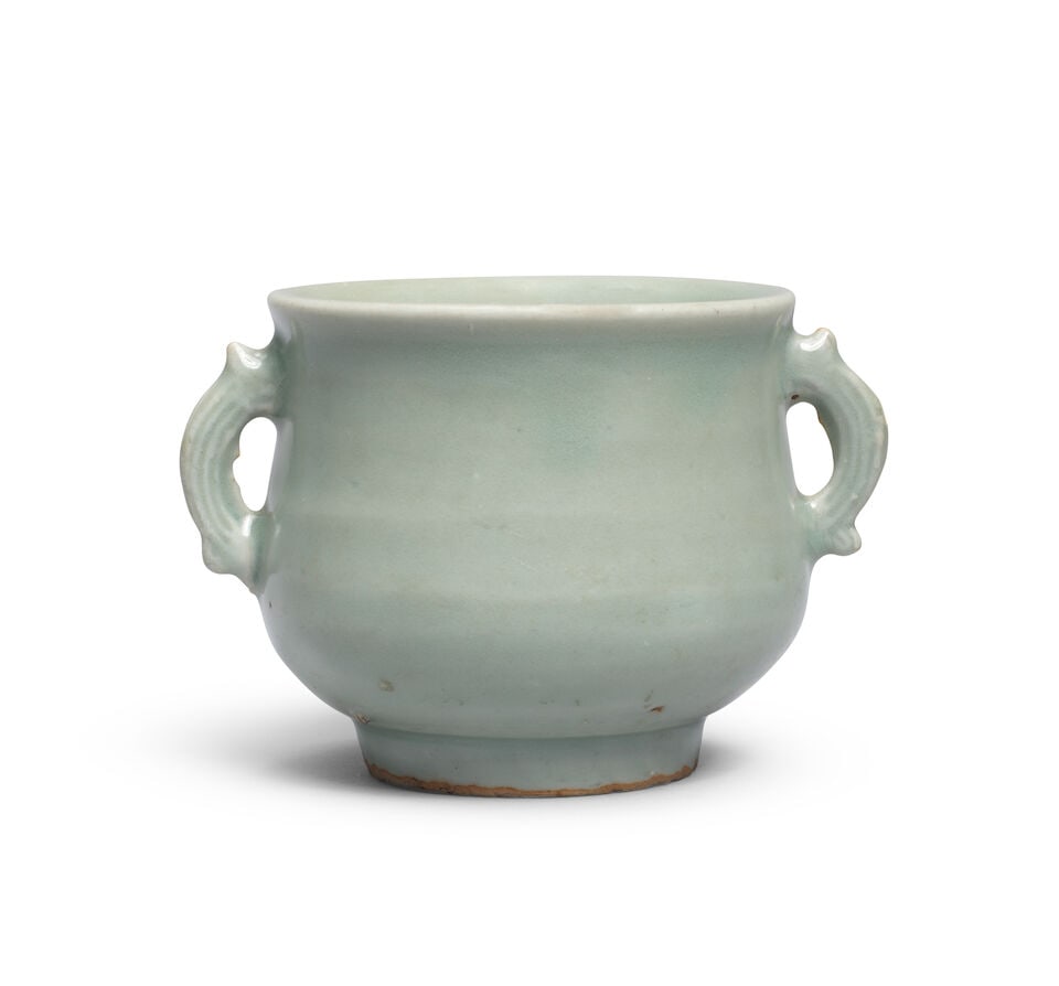 A LONGQUAN CELADON FISH-HANDLED INCENSE BURNER Song/Yuan Dynasty - 2