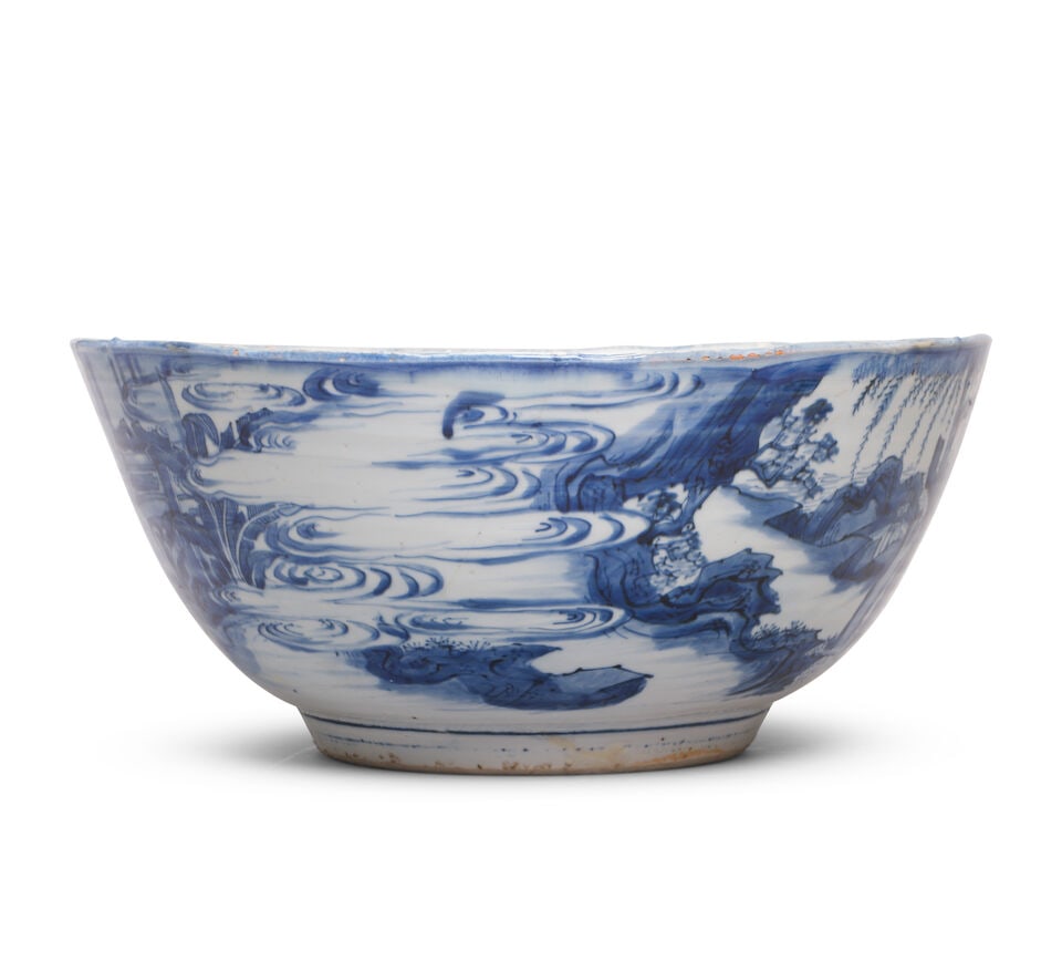 A LARGE BLUE AND WHITE 'WEAVER GIRL' 'KRAAK' BOWL Chongzhen - 2
