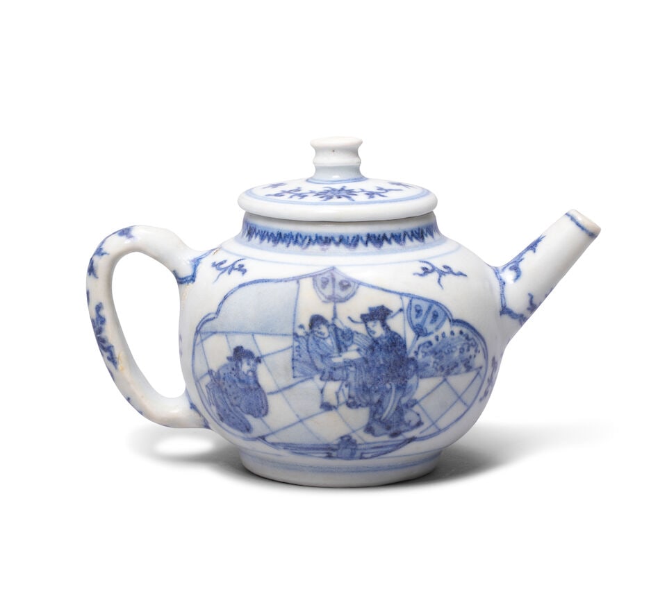 A BLUE AND WHITE 'SCHOLARS' TEAPOT AND COVER Xuande six-character mark, circa 1640 (2) - 2