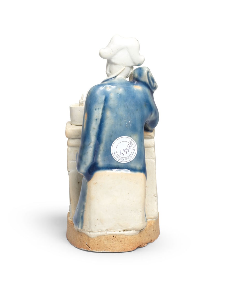 A BISCUIT AND BLUE-GLAZED FIGURE OF A SCHOLAR AT HIS DESK Qianlong - 2