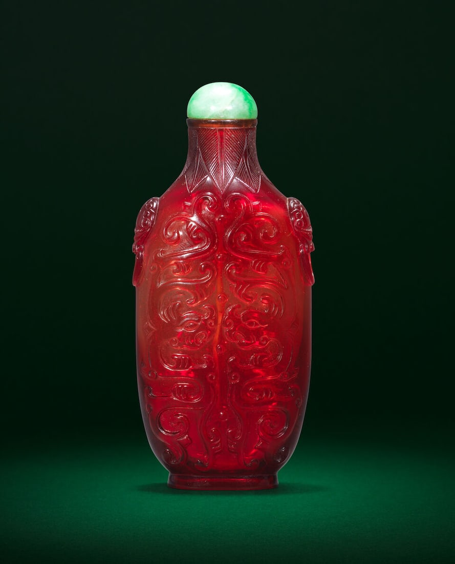 A RUBY-RED GLASS ARCHAISTIC SNUFF BOTTLE Qianlong (2) - 2