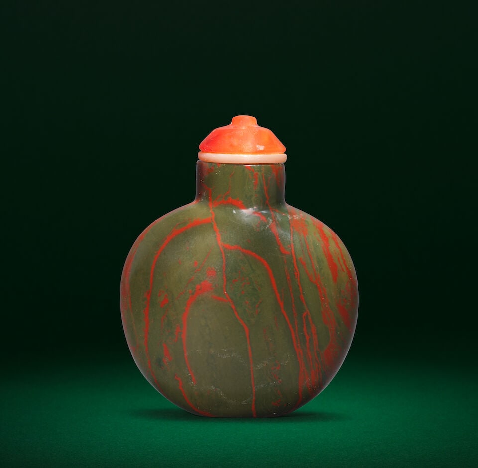 A SMALL JASPER SNUFF BOTTLE 18th/19th century (2) - 2