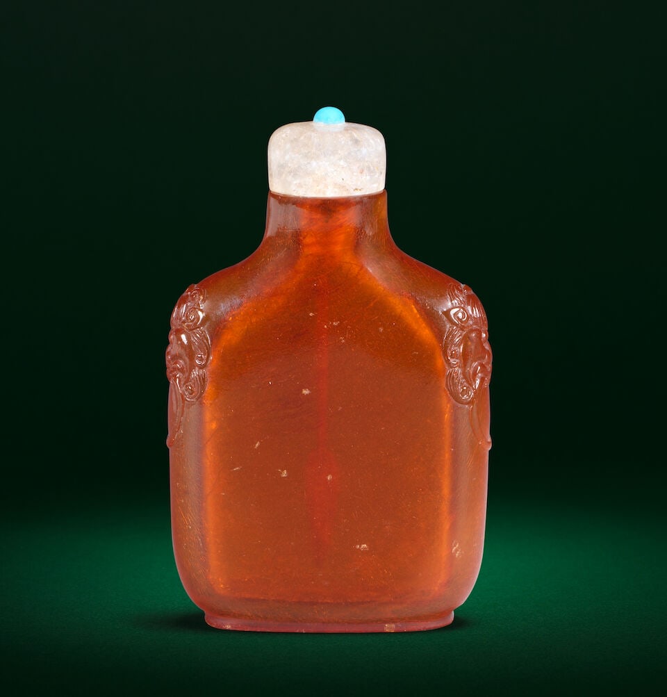 AN AMBER 'RING HANDLES' SNUFF BOTTLE 18th/19th century (2) - 2