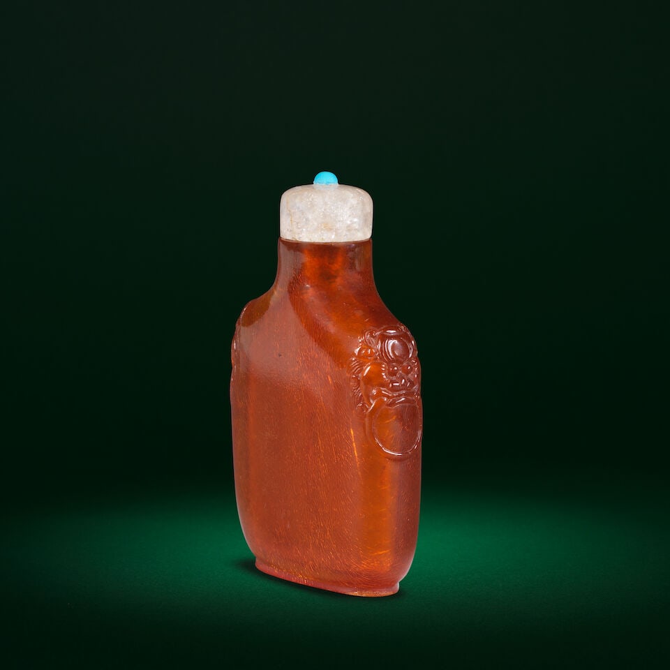 AN AMBER 'RING HANDLES' SNUFF BOTTLE 18th/19th century (2) - 3