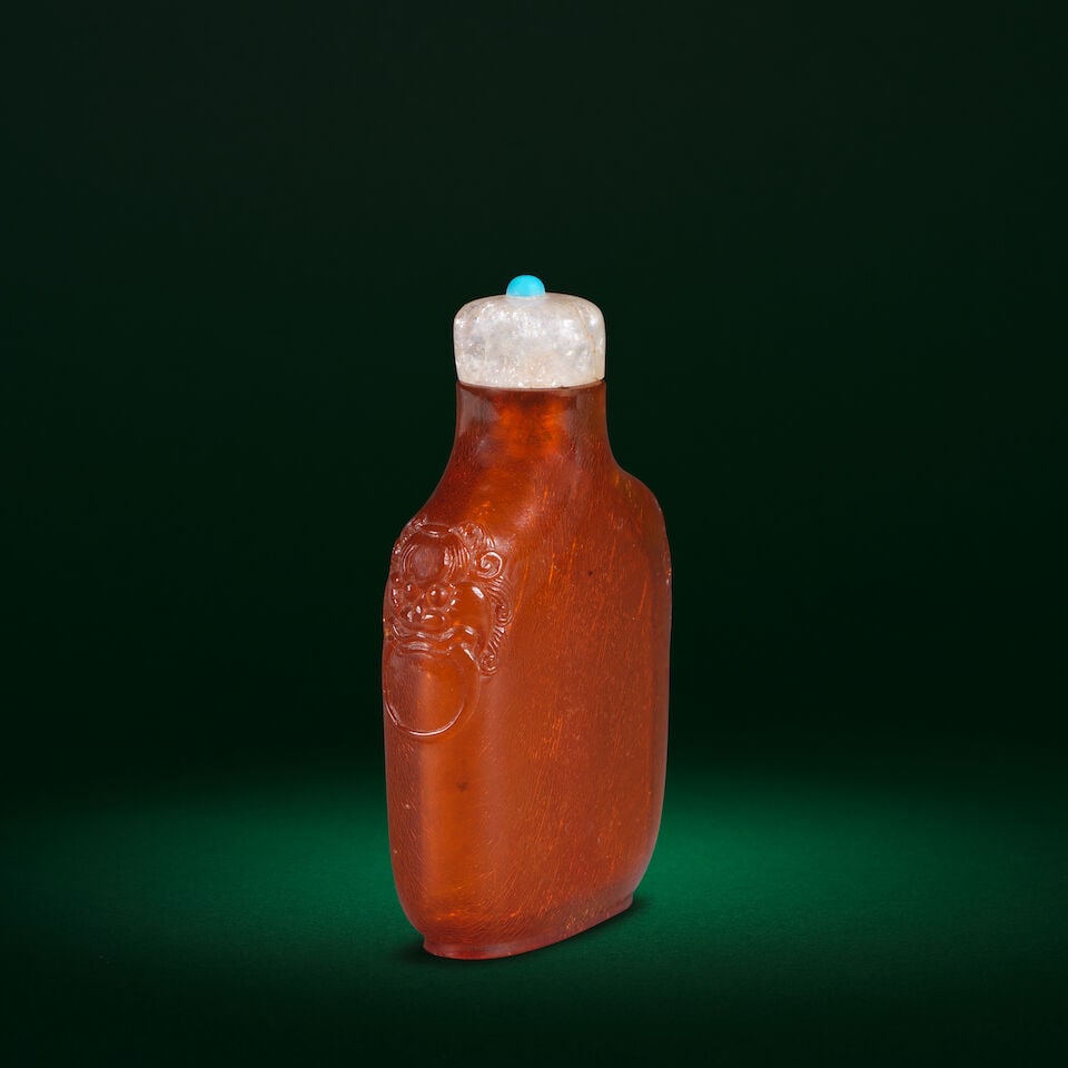 AN AMBER 'RING HANDLES' SNUFF BOTTLE 18th/19th century (2) - 4