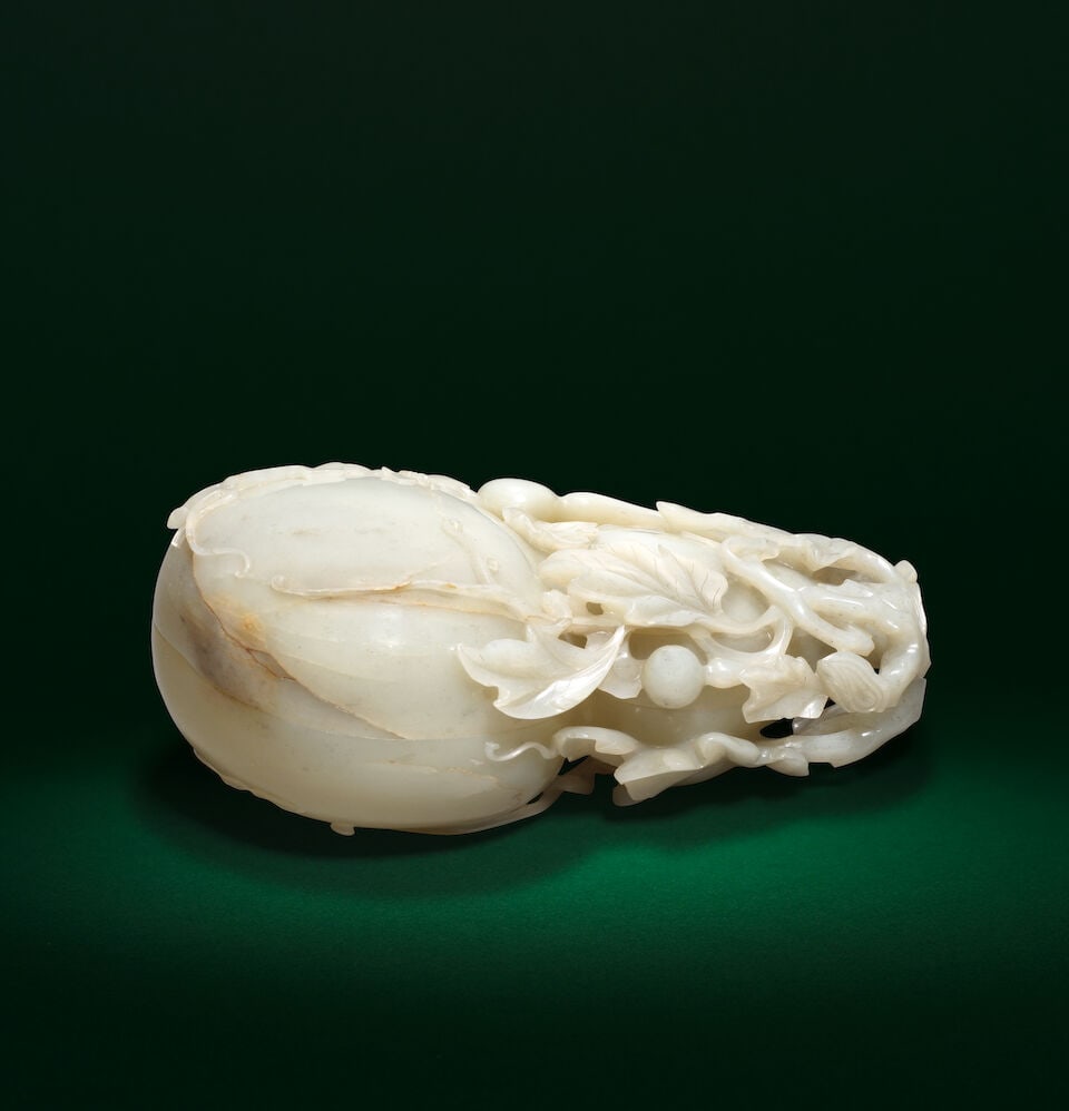 A PALE GREEN JADE DOUBLE-GOURD BOX AND COVER Qianlong/Jiaqing (3) - 2