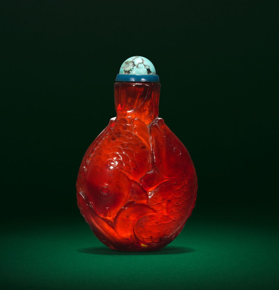 AN AMBER 'DOUBLE FISH' SNUFF BOTTLE 18th/19th century (2) - 2