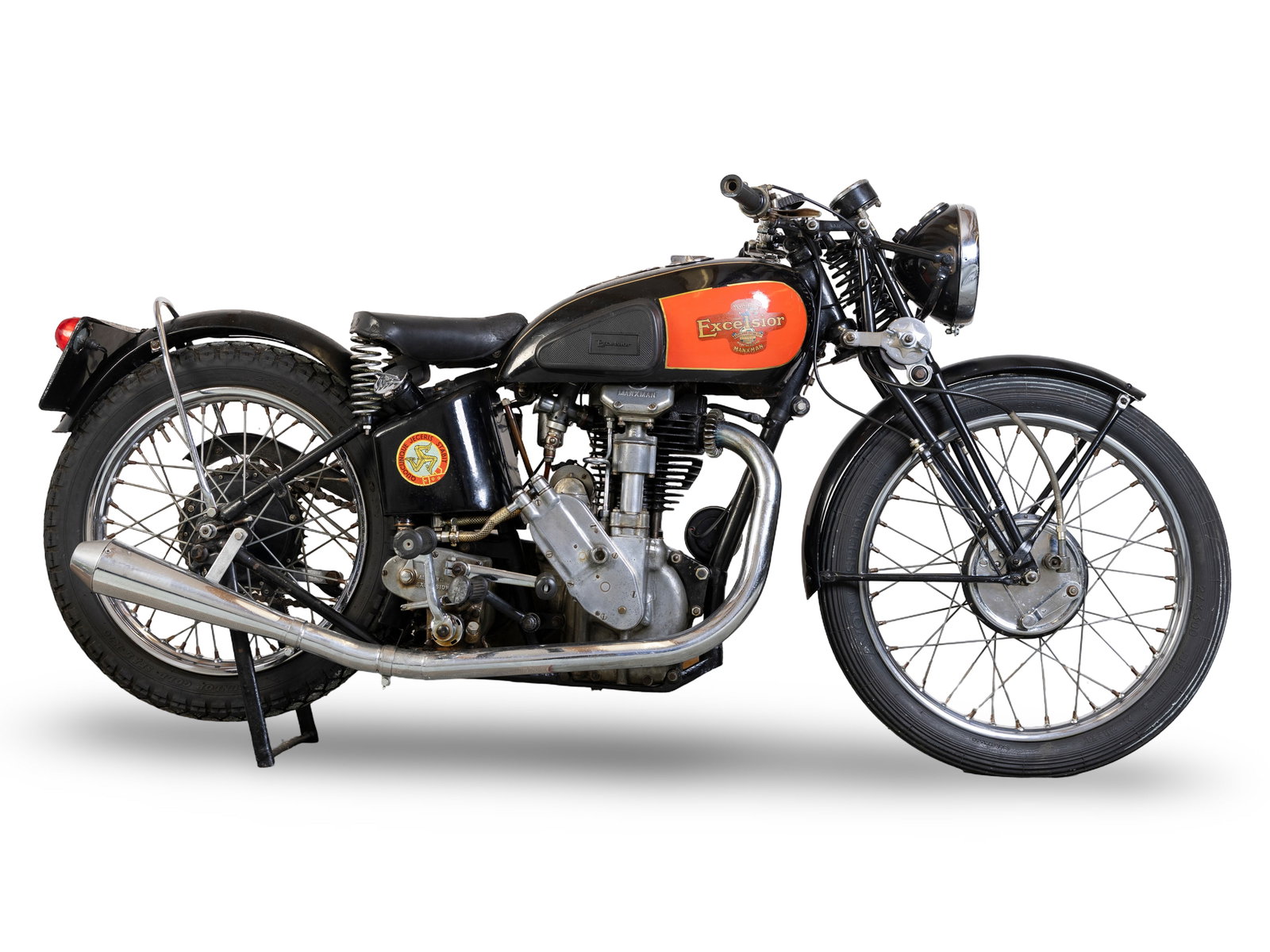 The David Plant Collection, 1938 Excelsior 500cc Manxman Frame no. MVH235 Engine no. GJA128: The David Plant Collection 1938 Excelsior 500cc Manxman Registration no. ENN 979 Frame no. MVH235 Engine no. GJA128 Although it had proved fast enough to win the 1933 Lightweight TT in Syd Gleave's ha
