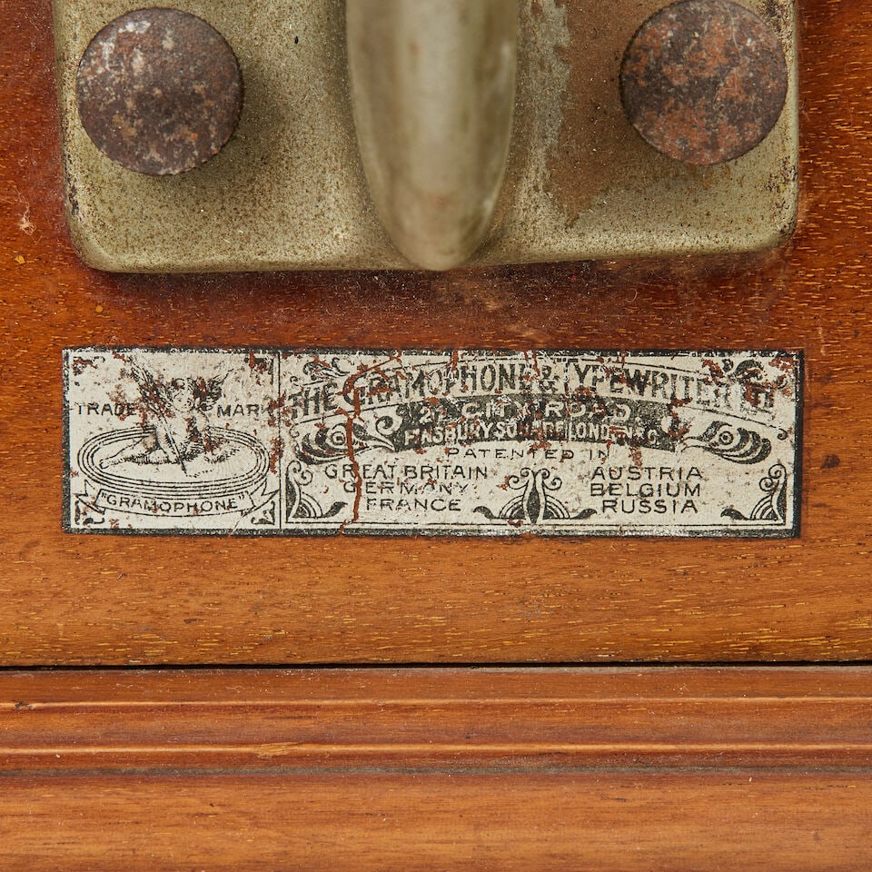 A Monarch Senior Ionic horn gramophone, by The Gramophone and Typewriter Limited - 2
