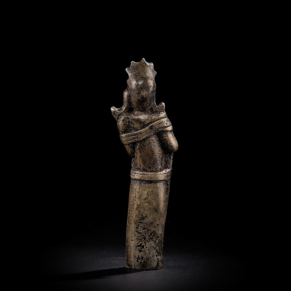 FOUR BRONZE AND GILT-BRONZE BUDDHIST FIGURES Tang dynasty and later (6) - 2