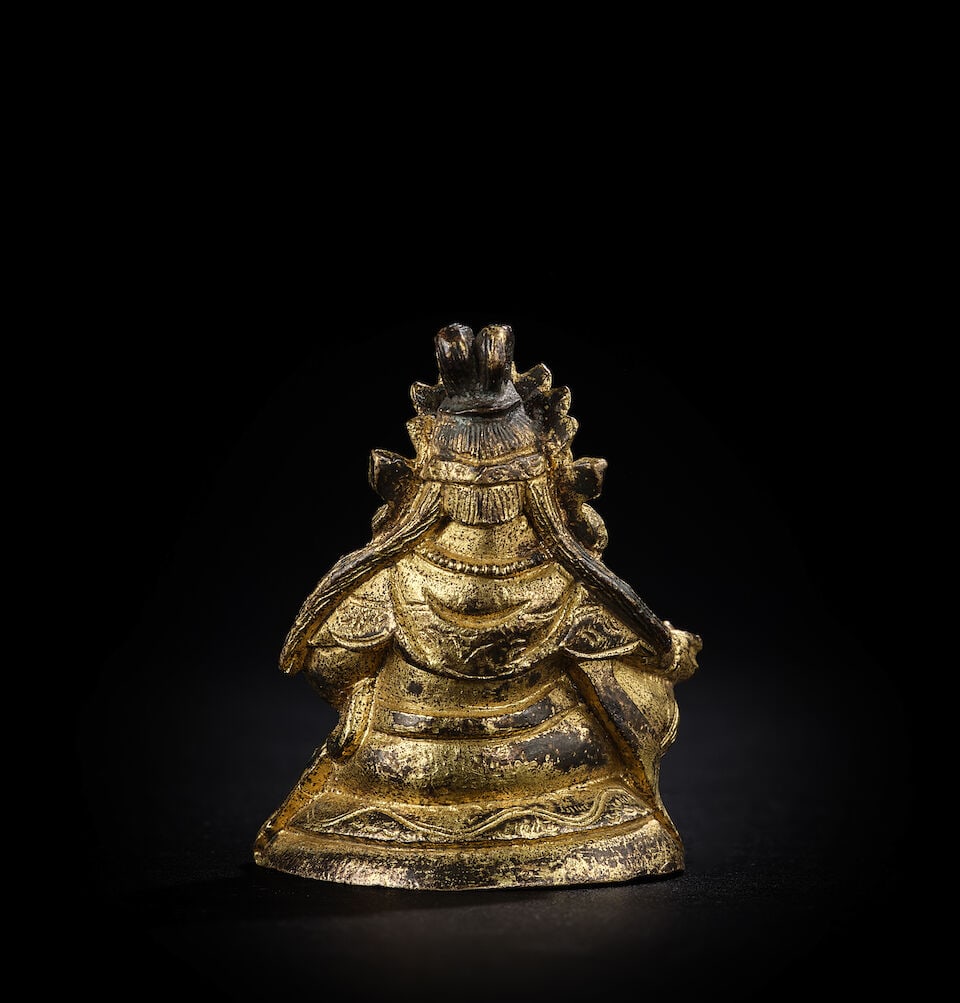 A MINIATURE GILT-BRONZE FIGURE OF JAMBHALA Qing Dynasty - 2