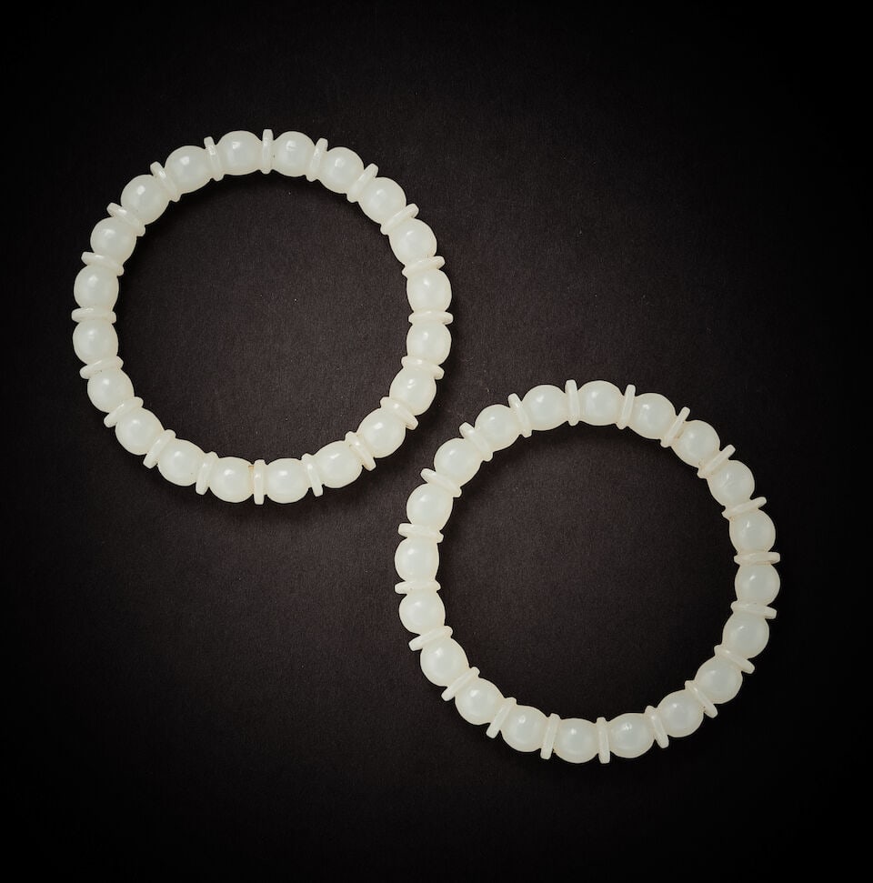 A PAIR OF WHITE JADE BANGLES Late Qing Dynasty (2) - 2