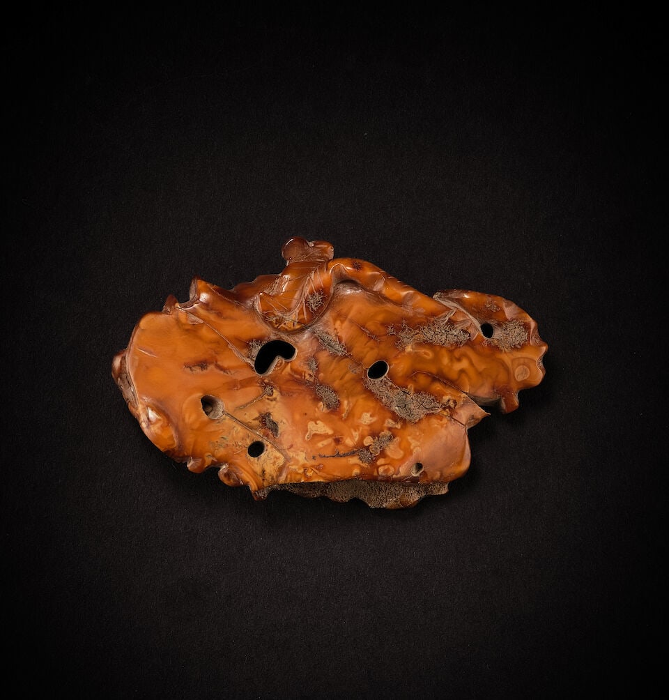 AN AMBER CARVING OF A PHOENIX Liao Dynasty - 2