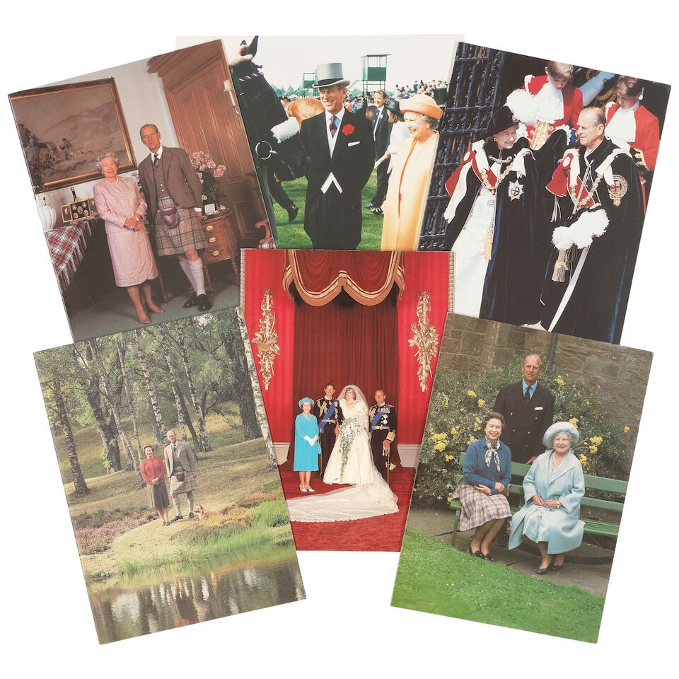 ROYAL CHRISTMAS CARDS - ELIZABETH II Series of twenty-six Christmas cards (26) (1 of 3)