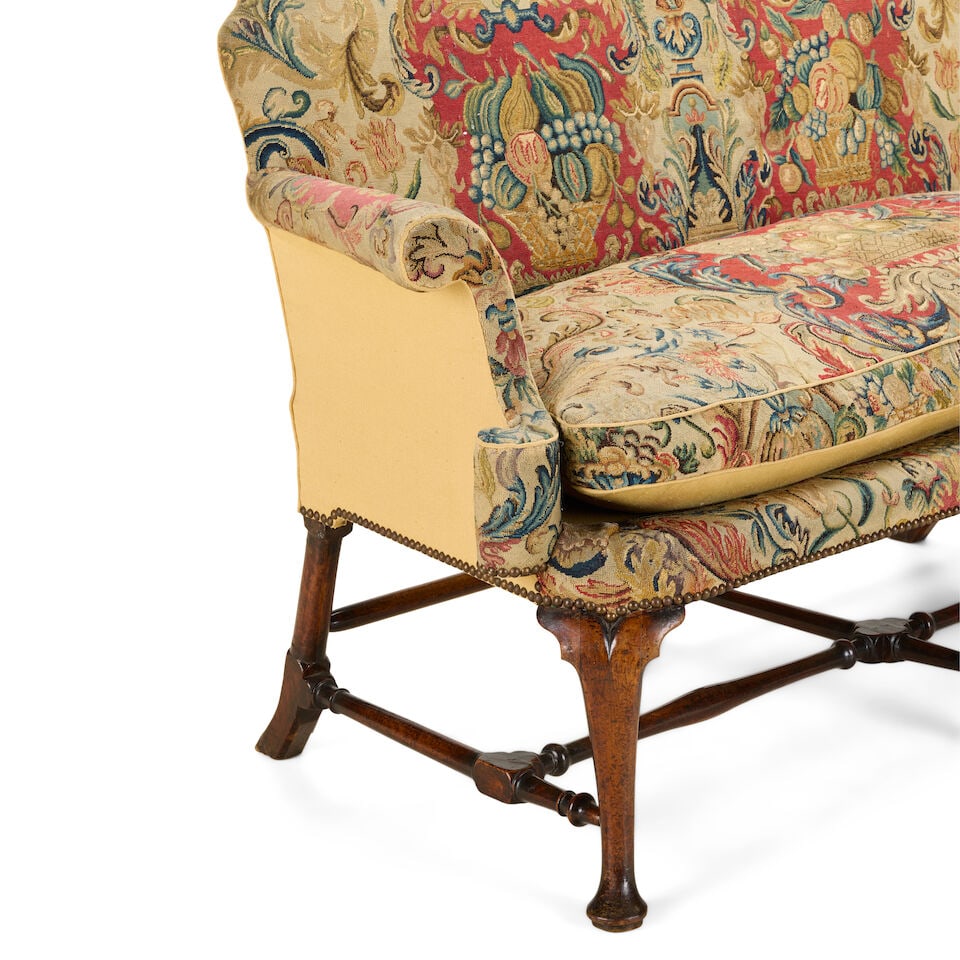 A fine George I walnut sofaFirst quarter 18th century - 3