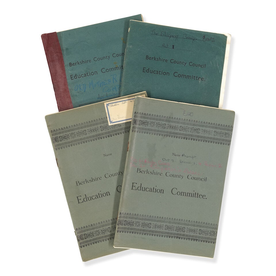 PANTOMIMES - PRINCESSES ELIZABETH AND MARGARET Group of programmes, photographs and memorabilia ... - 3