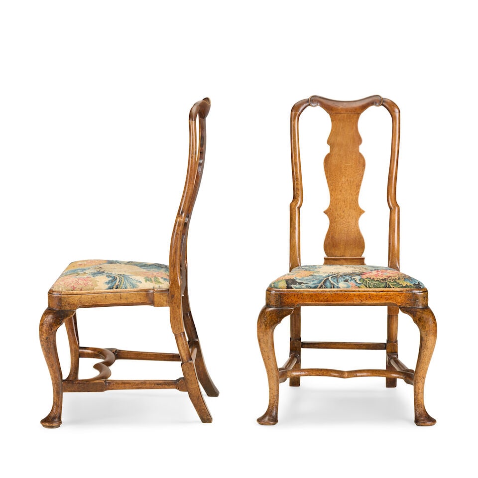 A fine pair of George I walnut dining chairsEarly 18th century (2) - 2