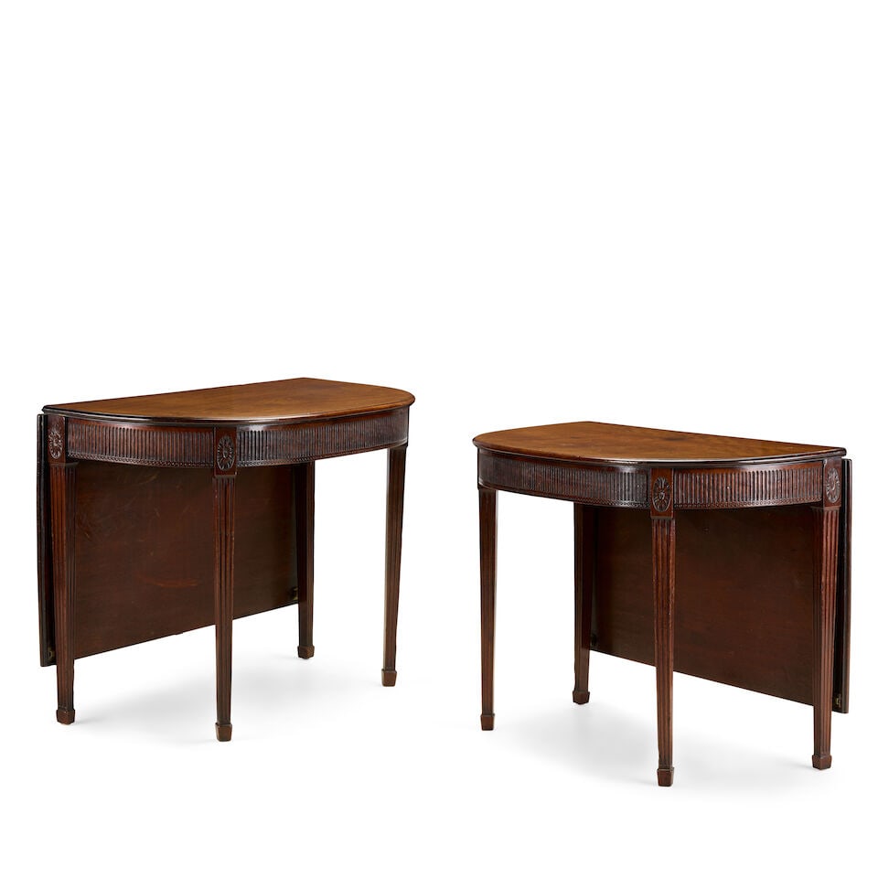 A George III mahogany gateleg action, drop-leaf dining table Third quarter 18th century - 2