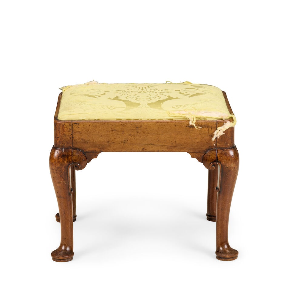 A George II walnut stool Second quarter 18th century - 2