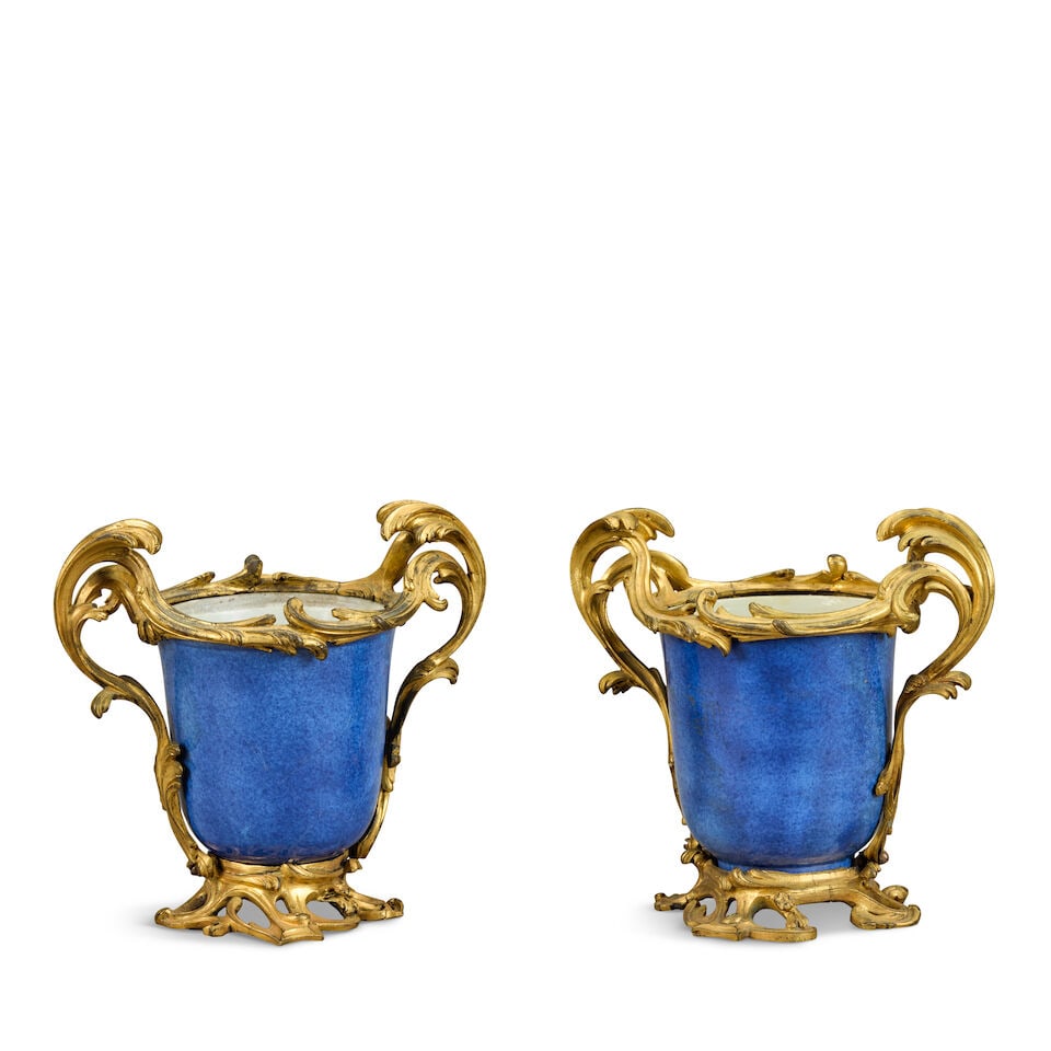 A pair of Louis XV gilt bronze mounted Chinese powder-blue glazed porcelain vases The porcelain ... - 5