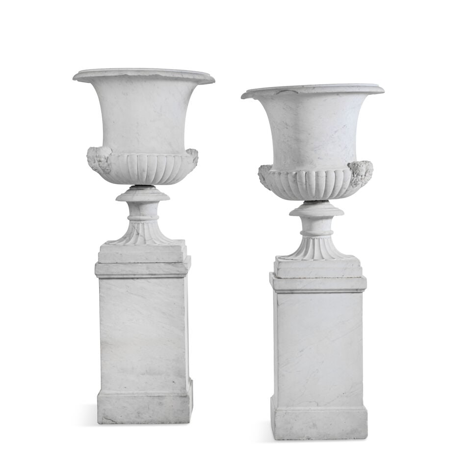 A large pair of white marble campana urns 19th century (2) - 2