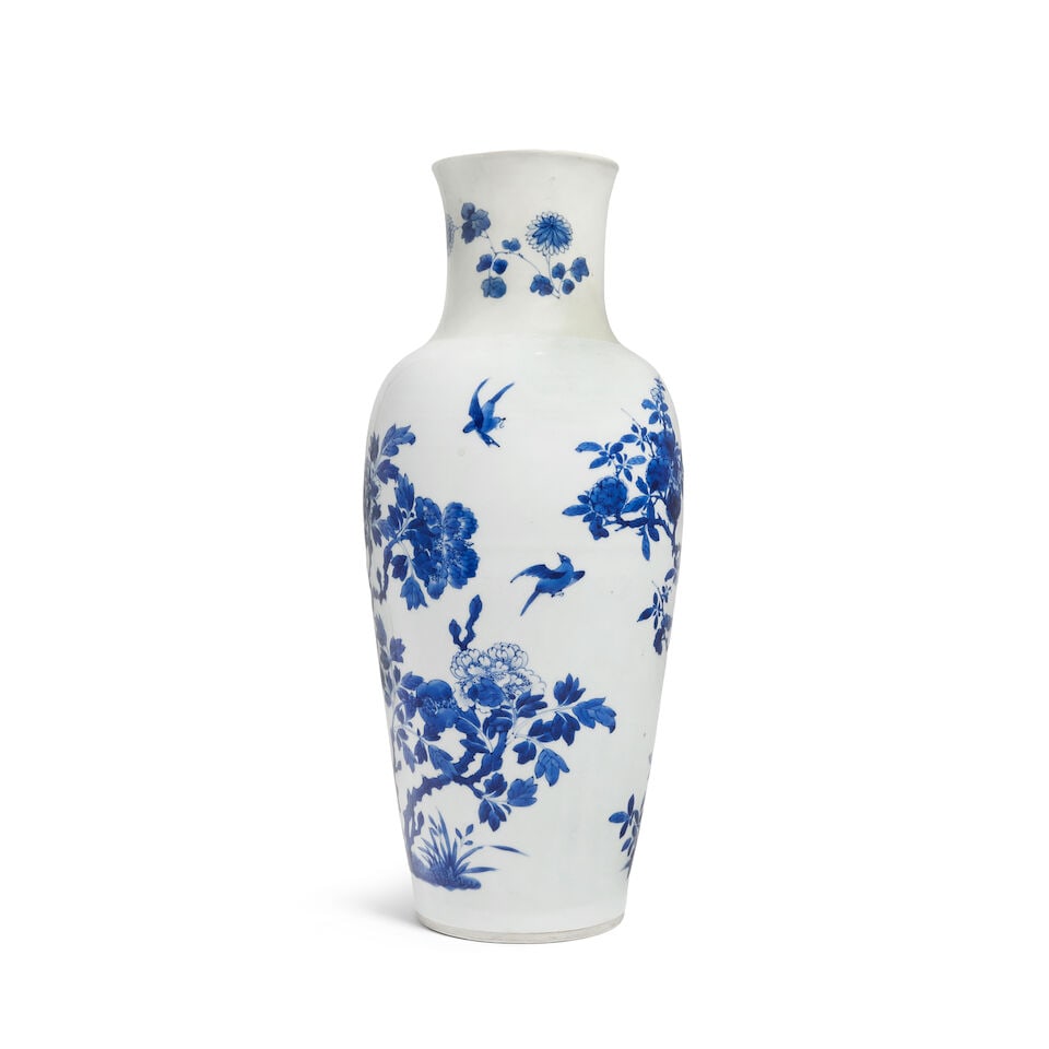 A Chinese blue and white vase Kangxi six-character mark - 3