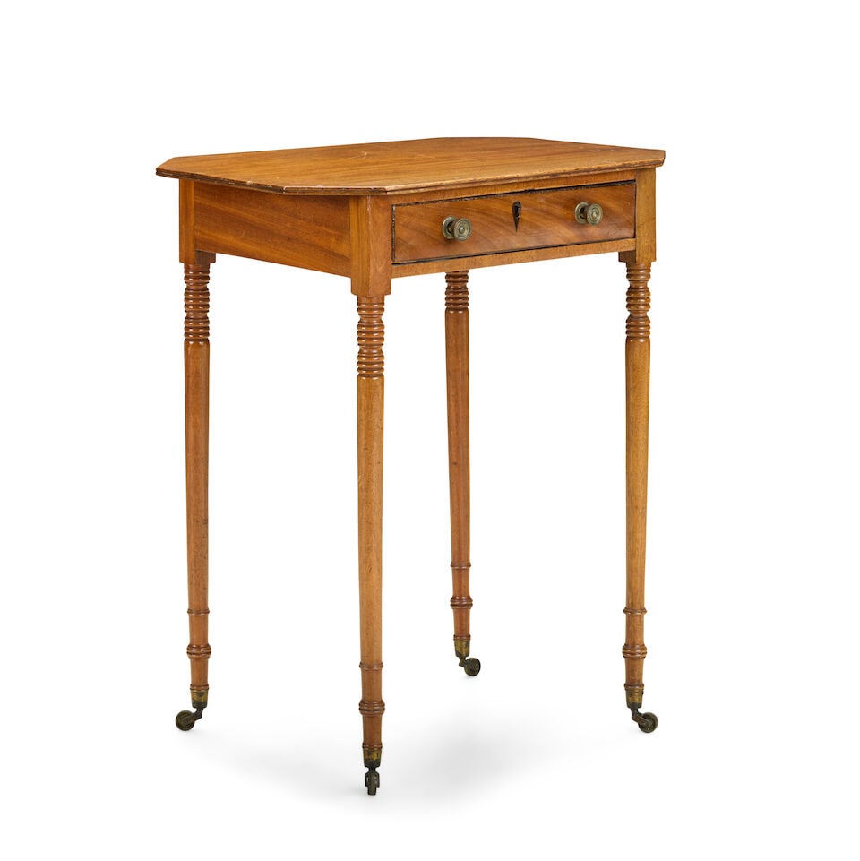 A Regency mahogany side tableEarly 19th century (1 of 3)