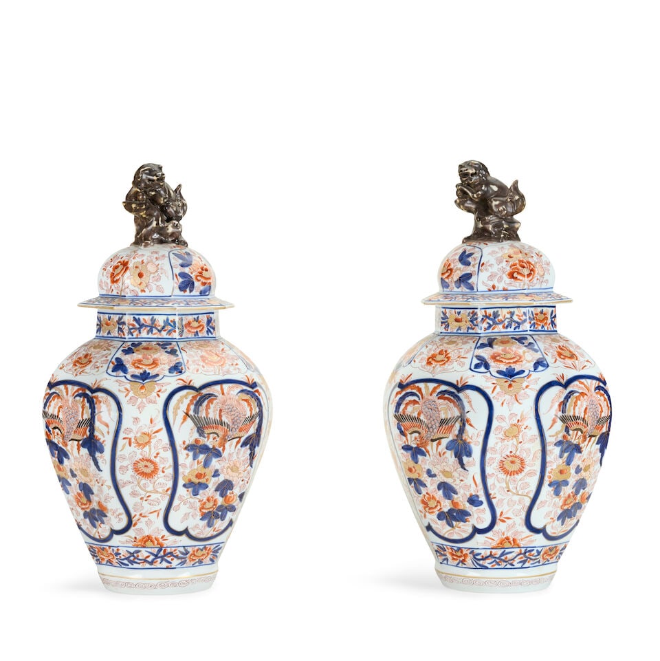 A pair of Japanese Imari vases and covers 19th century (2) - 2