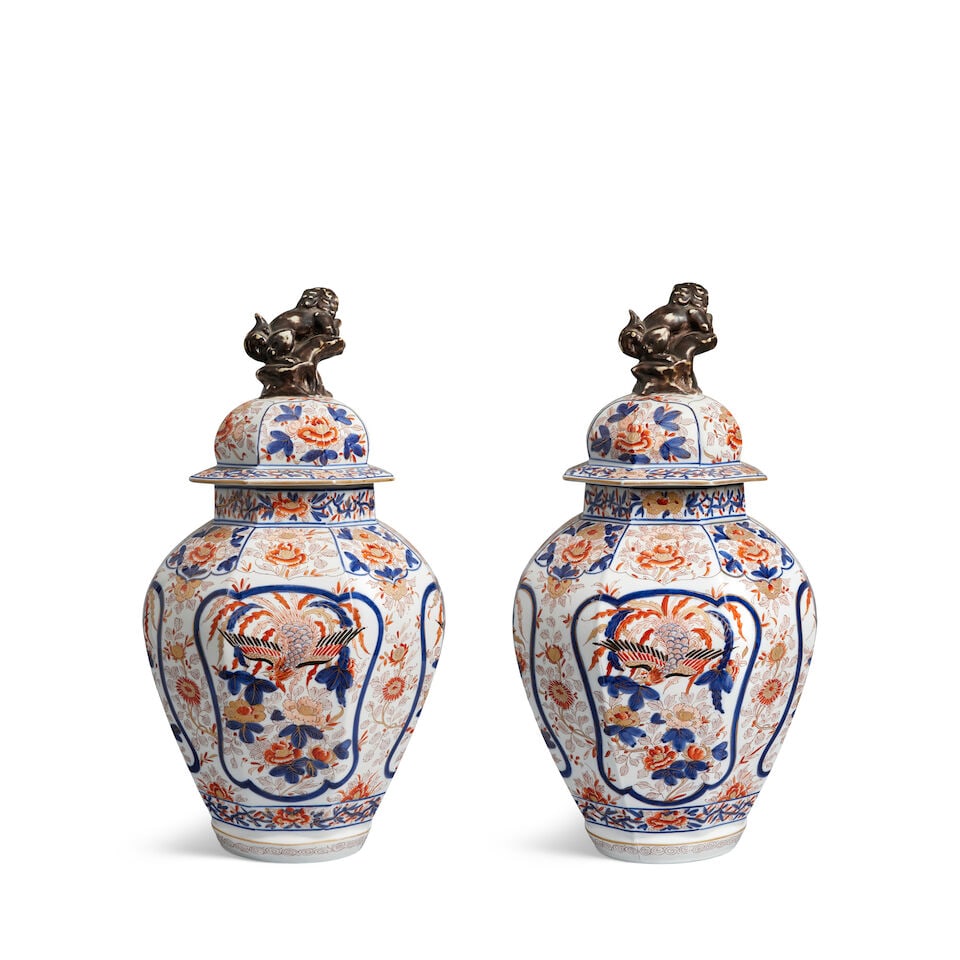A pair of Japanese Imari vases and covers 19th century (2) - 4