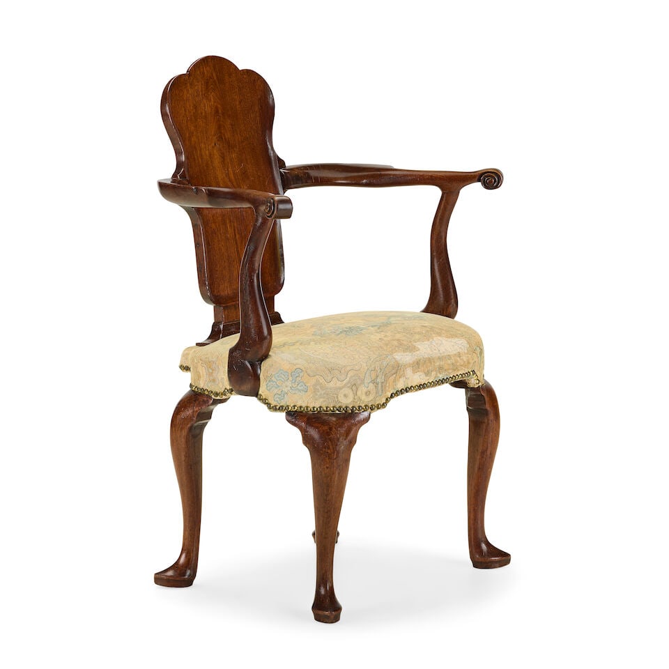 A fine George I walnut armchairEarly 18th century - 3