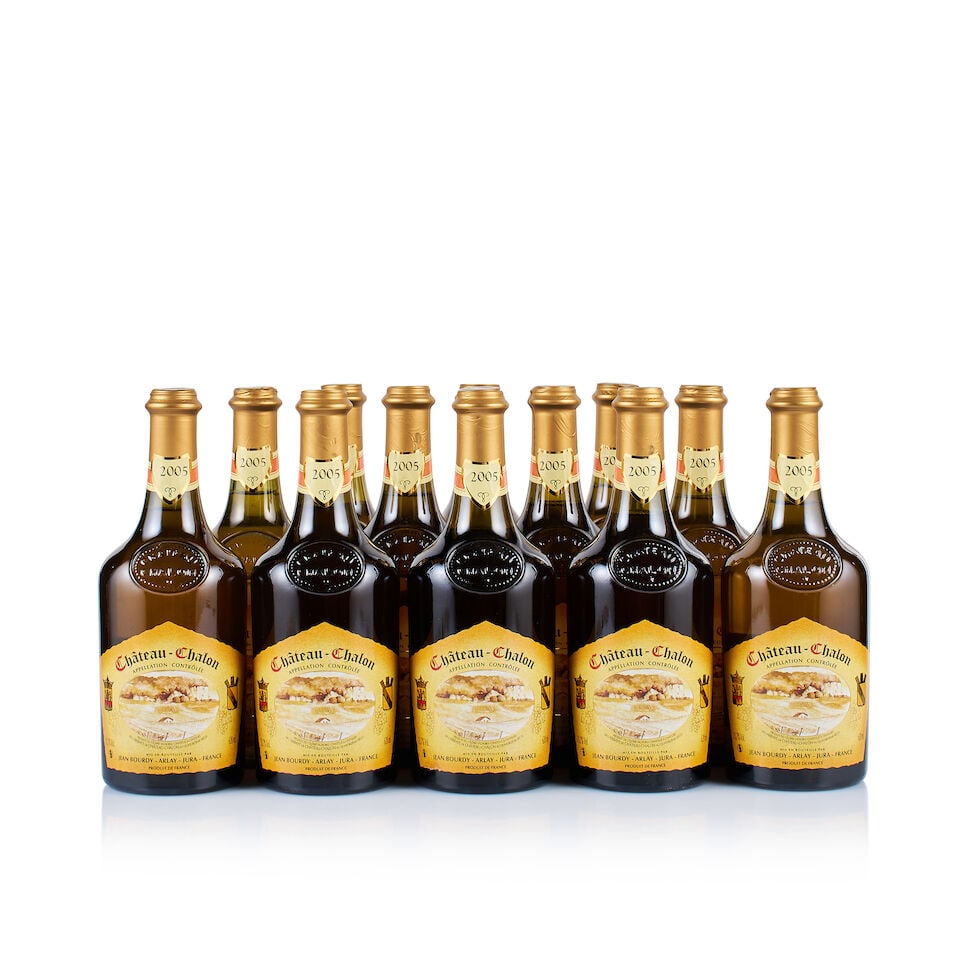 Jean Bourdy, Château-Chalon, 2005 (12 x 620ml): Jean Bourdy, Château-Chalon, 2005 (12 x 620ml) Region: Jura Fill Level: 10x into neck, 2x base of neck Capsule: ok Cork: ok Label: good appearance Packaging: original carton of 12