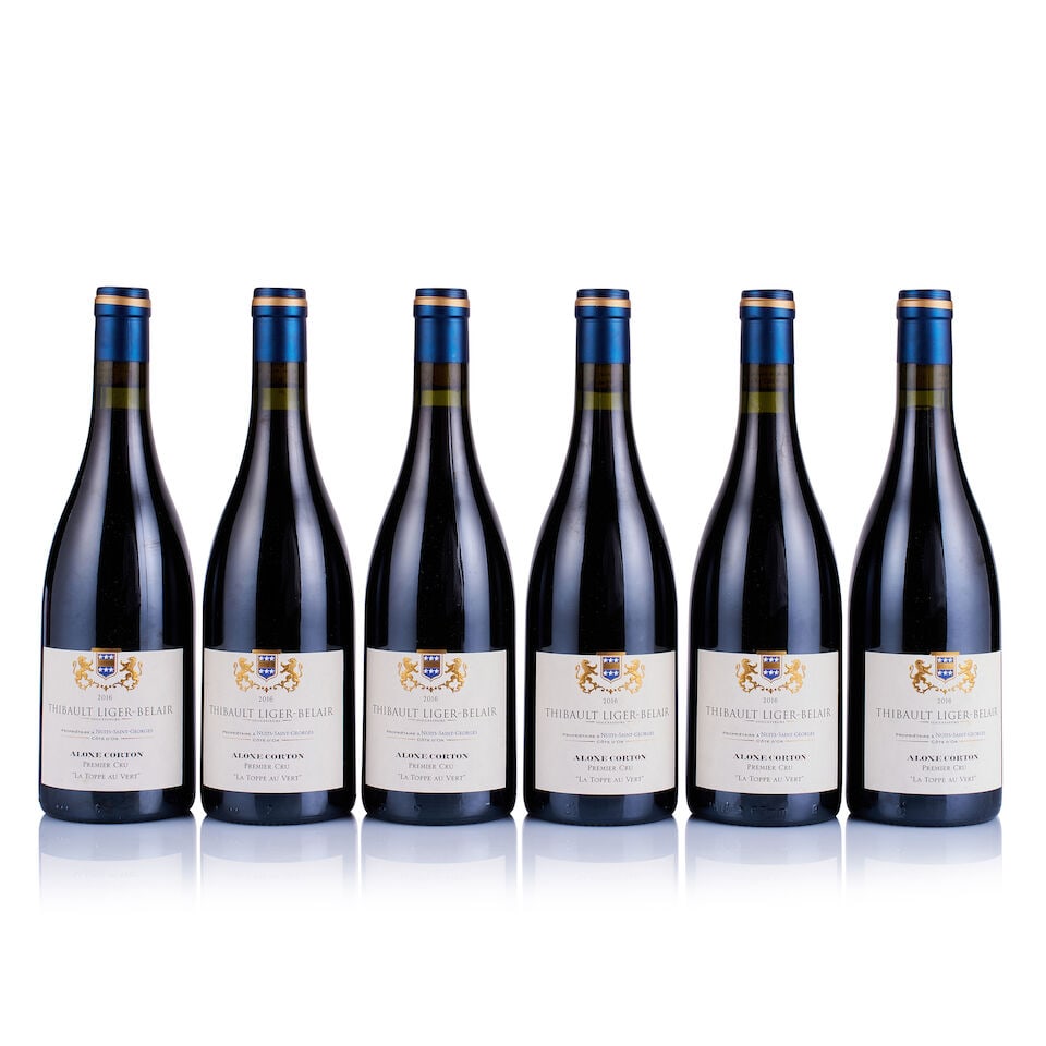 Thibault Liger-Belair, Aloxe-Corton 1er Cru, La Toppe au Vert, 2016 (6 x 750ml): Thibault Liger-Belair, Aloxe-Corton 1er Cru, La Toppe au Vert, 2016 (6 x 750ml) Region: Burgundy Fill Level: excellent Capsule: ok Cork: ok Label: good appearance Packaging: neutral carton This lot is