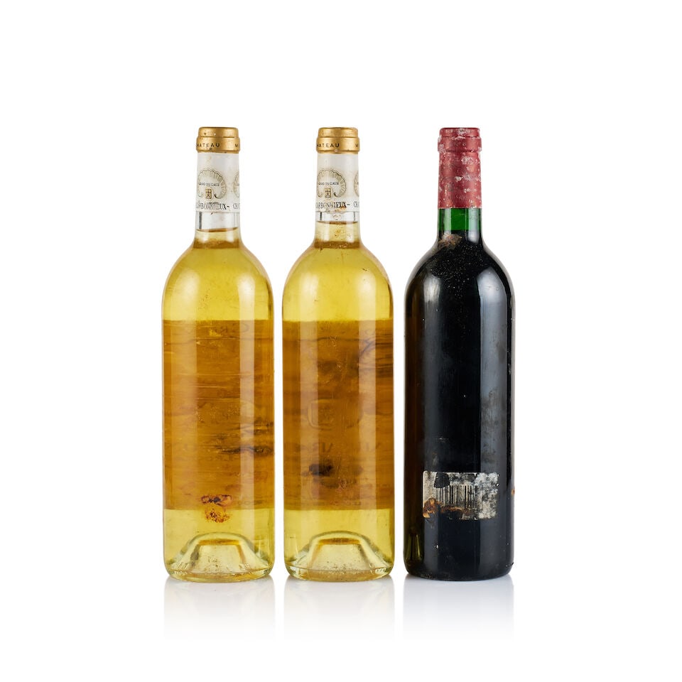 Mixed lot of Château Carbonnieux, Pessac-Léognan, 1996 & 1997 (3 x 750ml) - 3