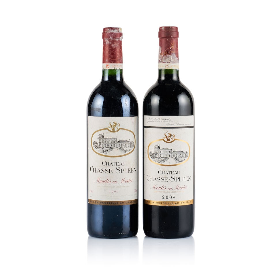 Château Chasse Spleen, Moulis-en-Médoc, Grand Cru Classé, 1997 & 2004 (2 x 750ml): Château Chasse Spleen, Moulis-en-Médoc, Grand Cru Classé, 1997 (1 x 750ml) Region: Bordeaux Fill Level: into neck Capsule: corroded Cork: ok Label: covered with dust Packaging: neutral