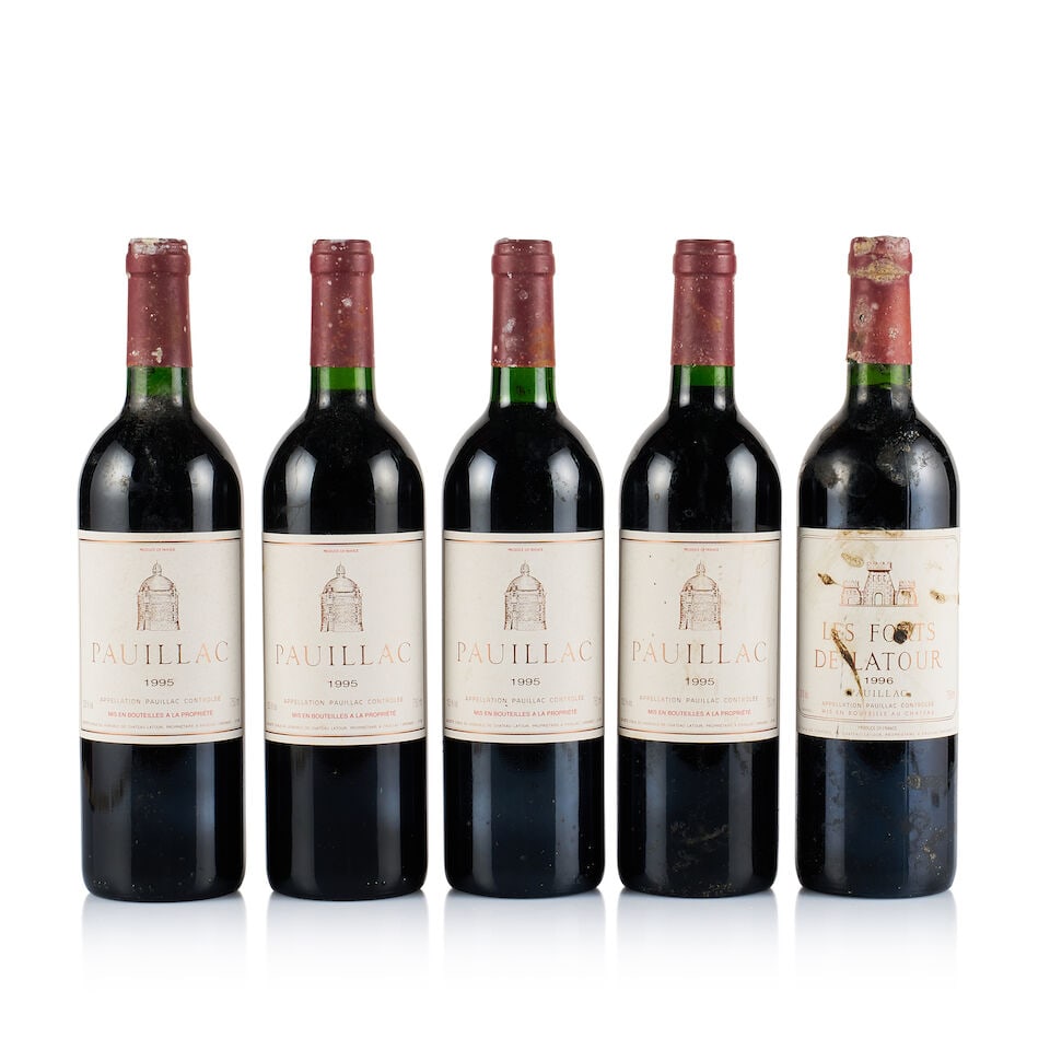 Mixed lot of Château Latour, Pauillac, 1995 & 1996 (5 x 750ml): Château Latour, Pauillac, 1995 (4 x 750ml) Region: Bordeaux Fill Level: 3x into neck, 1x base of neck Capsule: 4x corroded Cork: ok Label: all stained and bin-soiled Packaging: neutral carton Mis