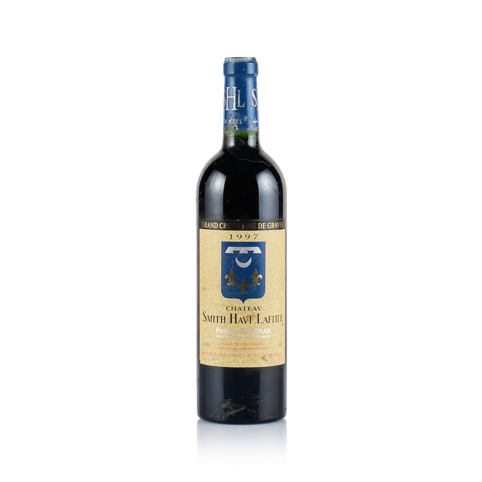Château Smith Haut Lafitte, Pessac-Léognan, Grand Cru Classé, 1997 (1 x 750ml): Château Smith Haut Lafitte, Pessac-Léognan, Grand Cru Classé, 1997 (1 x 750ml) Region: Bordeaux Fill Level: into neck Capsule: corroded and scratched Cork: ok Label: covered with dust a