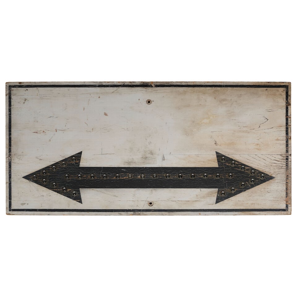 A RUSTIC BULB INSET PAINTED WOOD ARROW SIGN20th century (1 of 2)