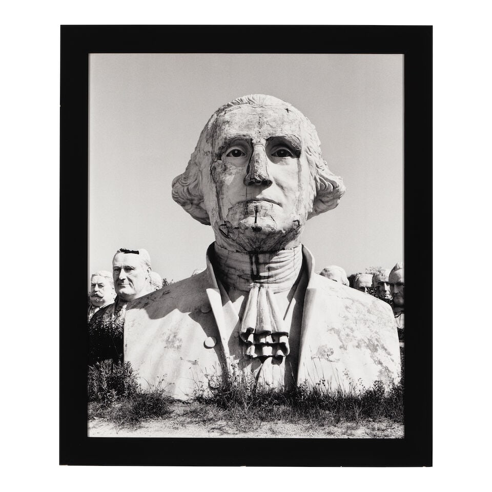 A FRAMED PRINT OF GEORGE WASHINGTON'S BUST AT PRESIDENTS PARK, VIRGINIA - 3