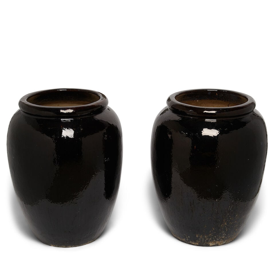 A PAIR OF BLACK GLAZED POTTERY FLOOR VASES - 2