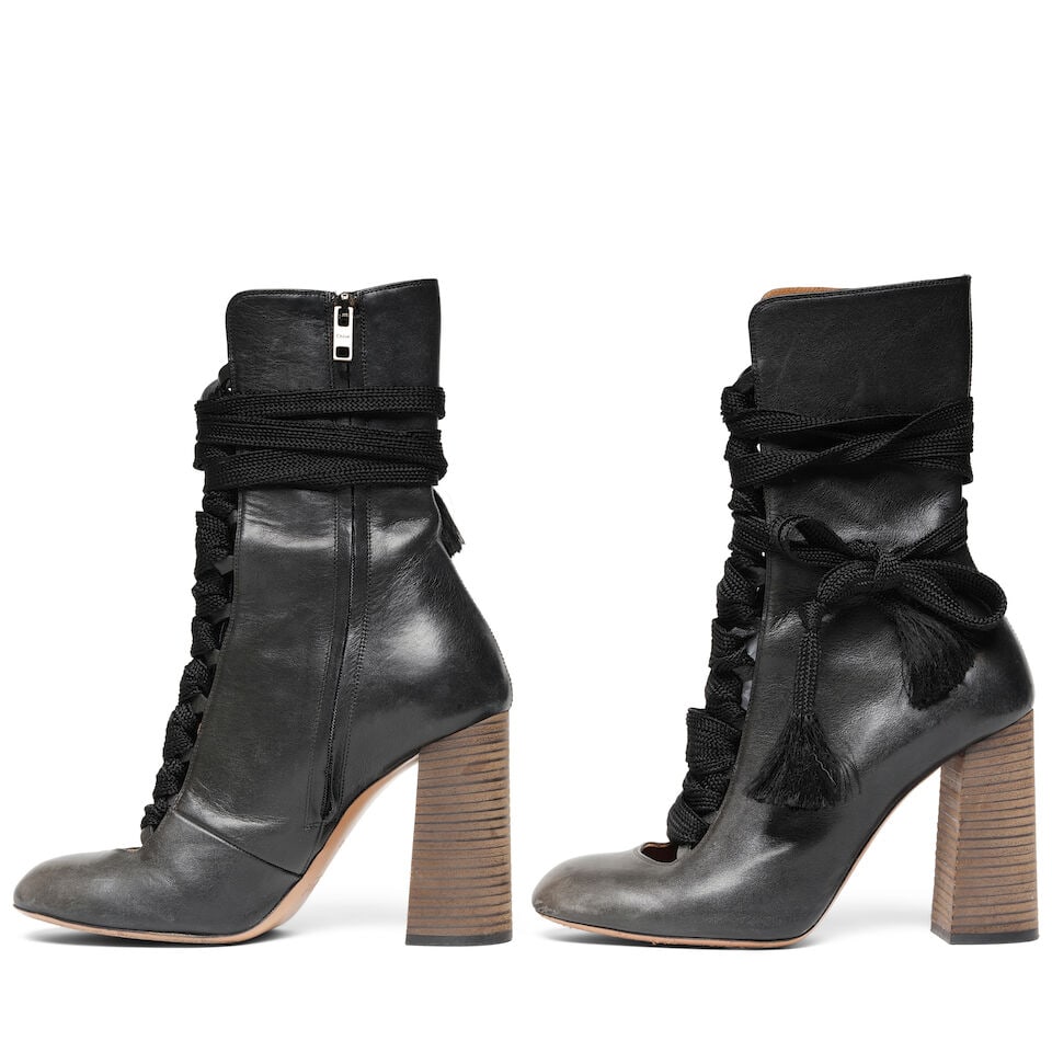 A PAIR OF CHLOÉ BLACK LEATHER HARPER LACE-UP HEELED BOOTS - 2