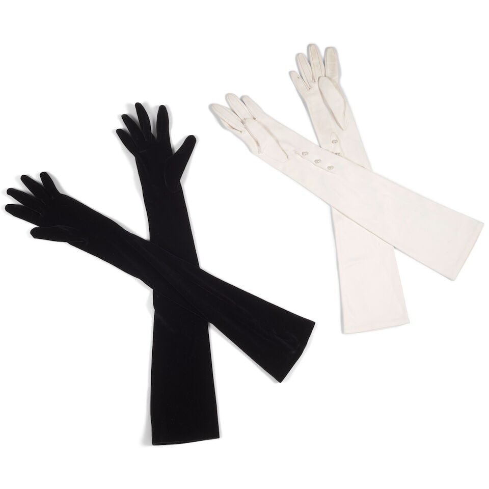 TWO PAIRS OF GLOVES - 2