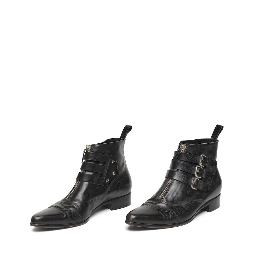 A PAIR OF TABITHA SIMMONS BLACK LEATHER ANKLE BOOTS (1 of 2)