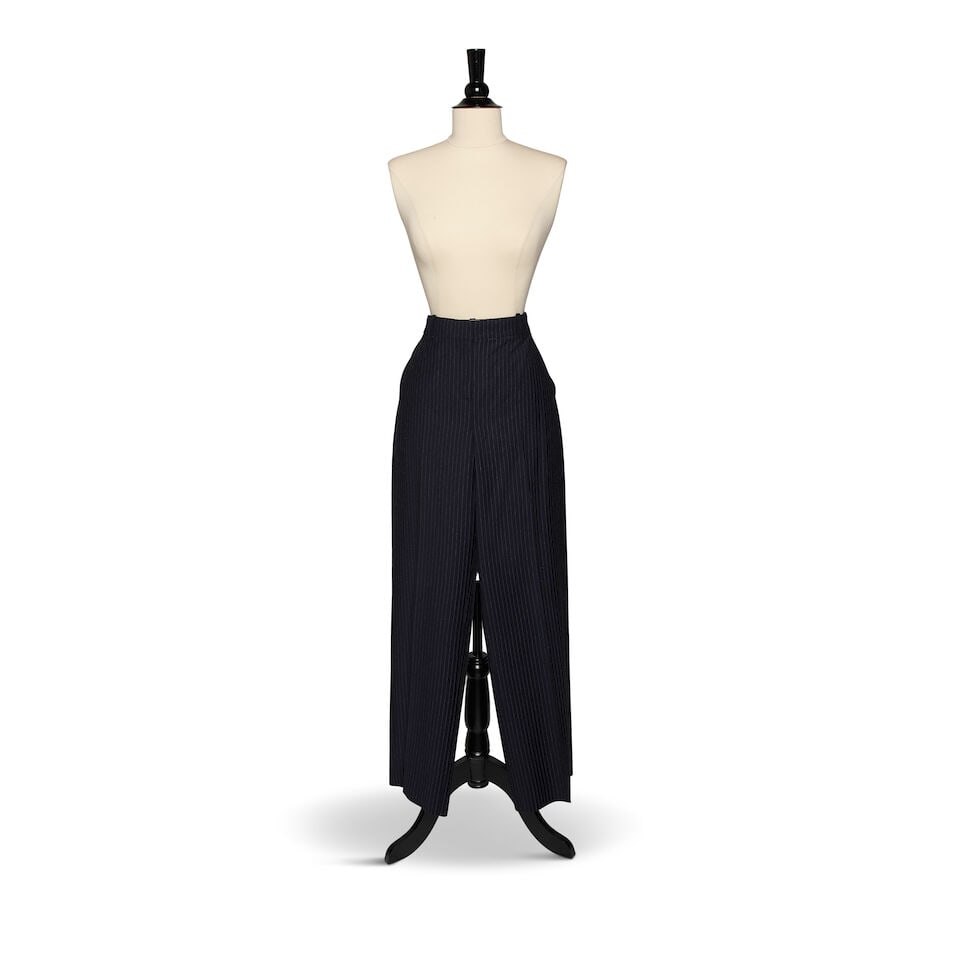 A GROUP OF J.CREW CLOTHING - 6