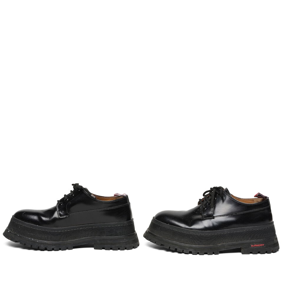 A PAIR OF BURBERRY BLACK LEATHER JEFFERSON CHUNKY DERBYS - 2