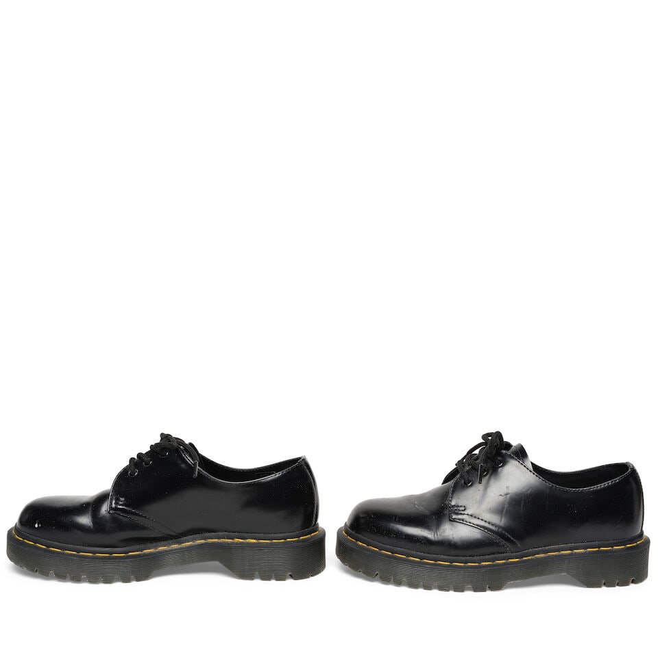 A PAIR OF DR. MARTENS 1461 BEX SMOOTH BLACK LEATHER OXFORDS - 2